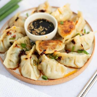 Pork & Chive Dumplings (10 pcs)
